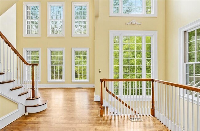 Building Photo - 430 W Wesley Rd NW