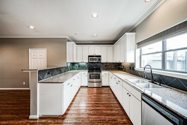 Building Photo - 17 Waugh Dr