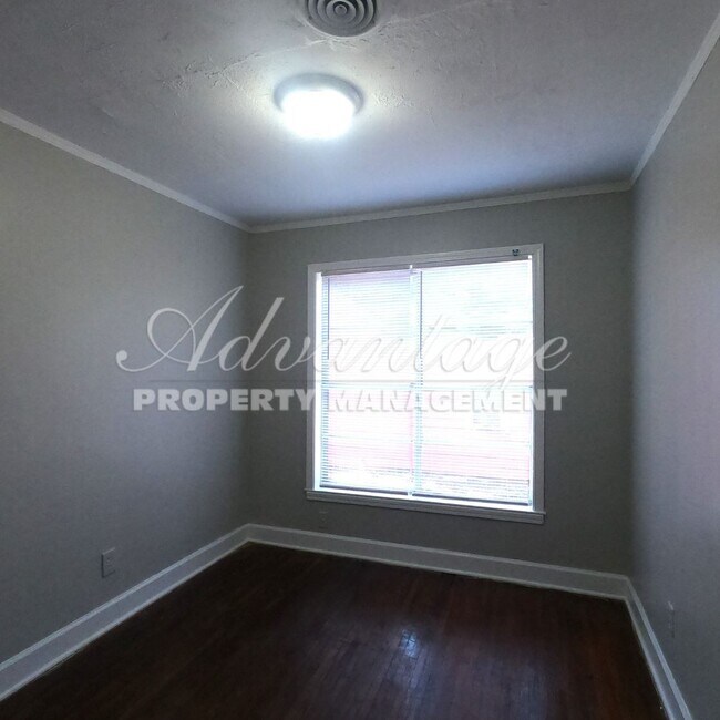 Building Photo - Come see this Newly Renovated 2 Bedroom Ho...