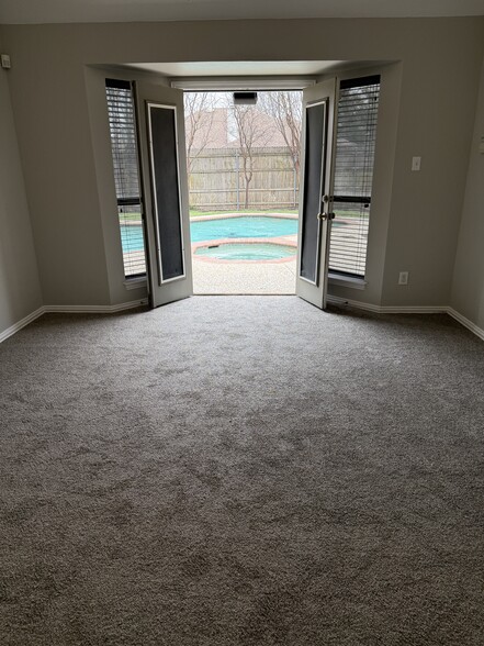 Master Bedroom - 804 W Lonesome Dove Trl