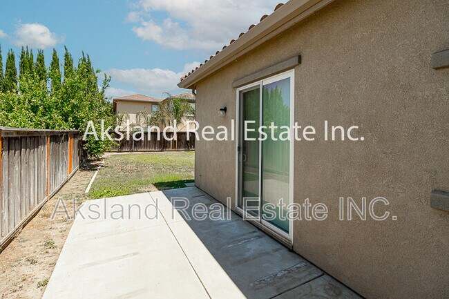 Building Photo - 611 Brookhurst Blvd