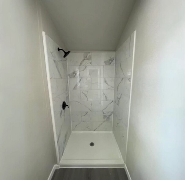 Building Photo - 910 Baltic St