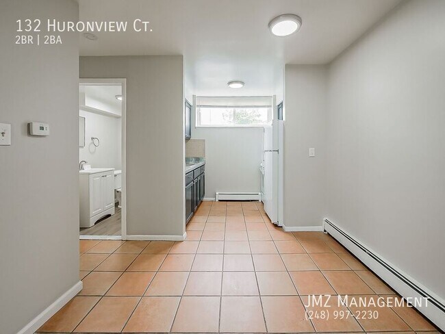 Building Photo - 132 Huronview Ct