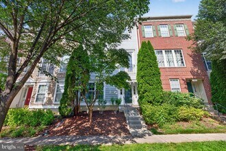 Building Photo - 3614 Sprigg St S