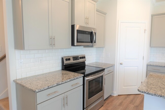 Building Photo - 409 Yellow Fox Rd