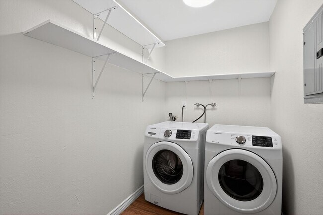 Building Photo - 2230 Sol St