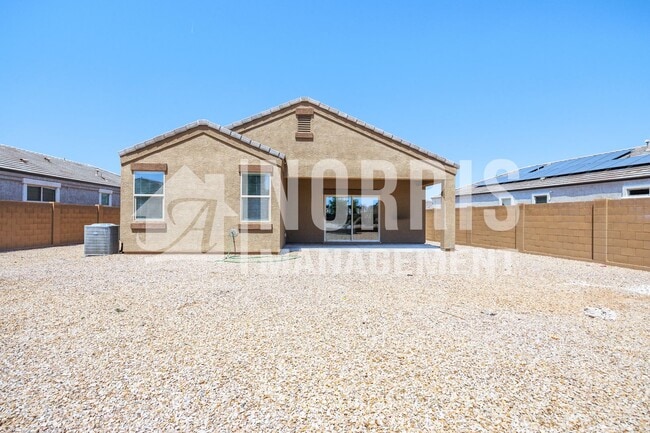 Building Photo - Low Maintenance Home Centrally Located