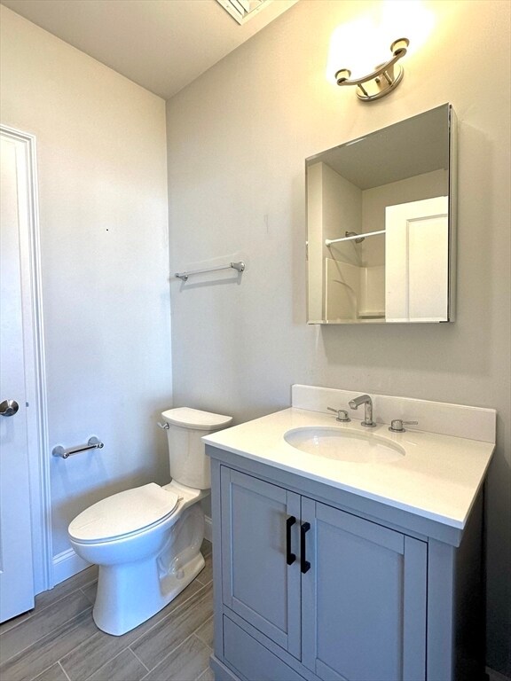 Building Photo - 371 Main St