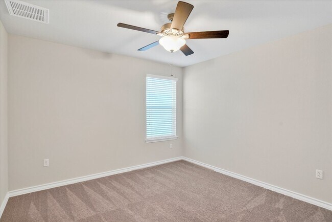 Building Photo - 5412 Golden Canary Ln