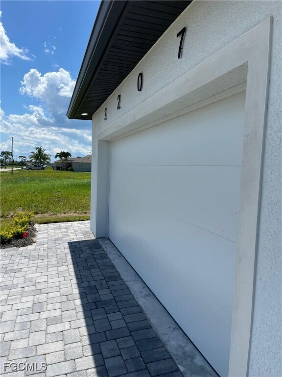 Building Photo - 2207 NW 25th Ln