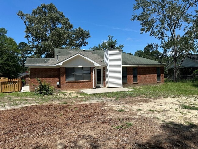 Building Photo - 3/2 No carpet & Fenced yard off Old Waynes...