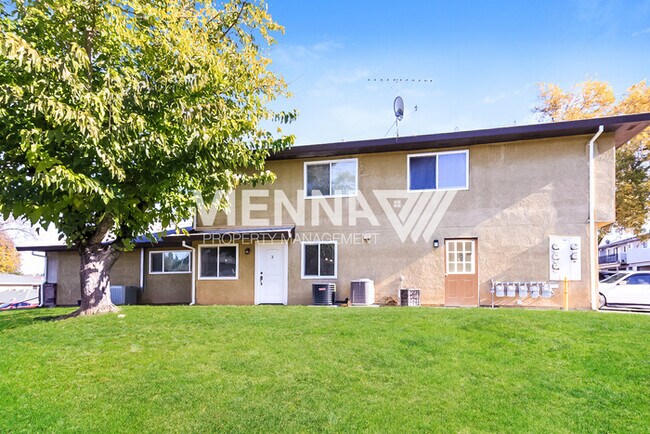 Building Photo - Auburn Condo is NOW rent ready!