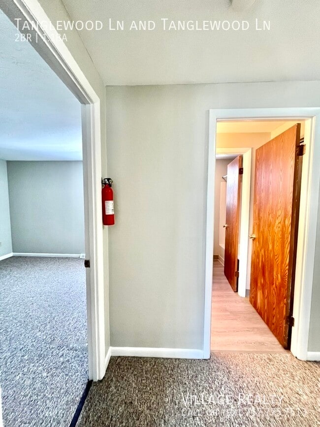 Building Photo - 442 Tanglewood Ln