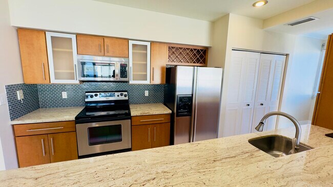 Building Photo - 107 Half Moon Cir