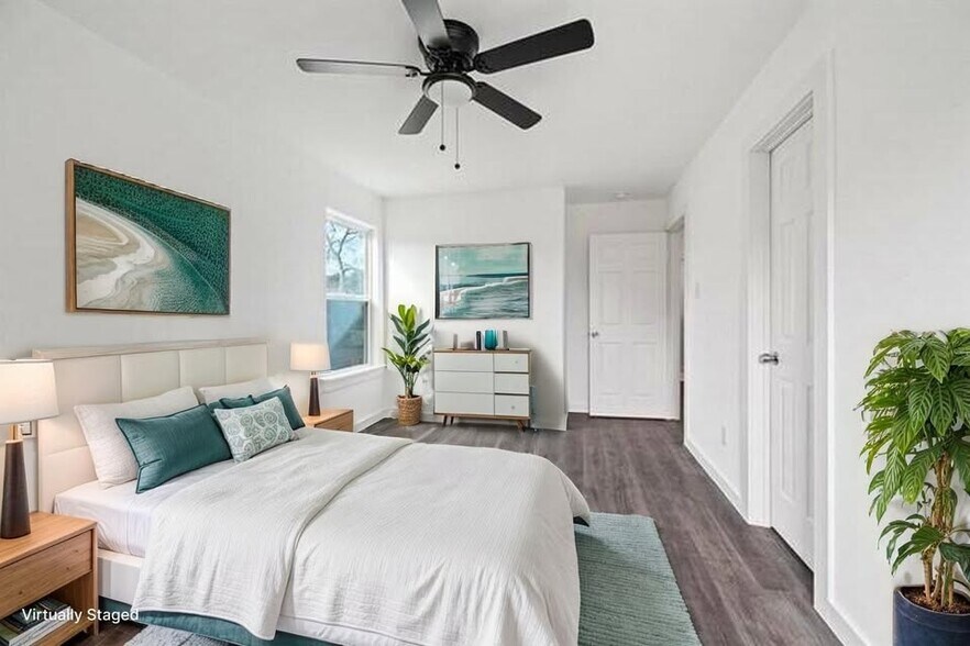 Building Photo - 9529 Everglade Dr