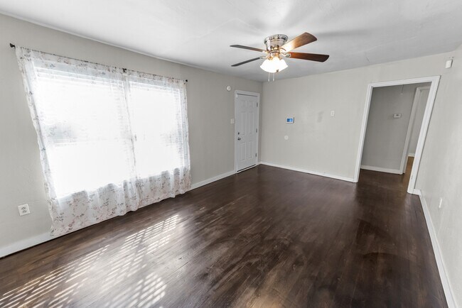 Building Photo - 2609 Herring Ave