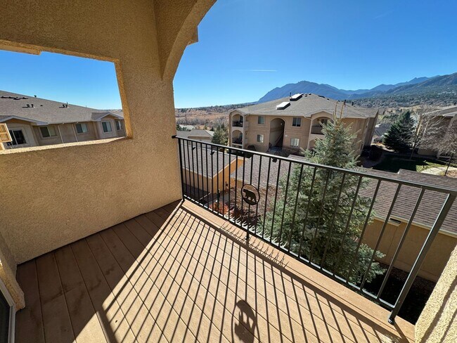 Building Photo - Cozy 3 Bedroom Condo Near Bear Creek Park ...