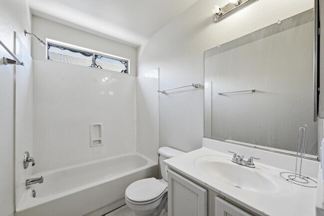 Building Photo - 12418 W Windrose Dr
