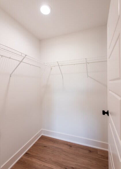 Building Photo - 8301 Acme Way