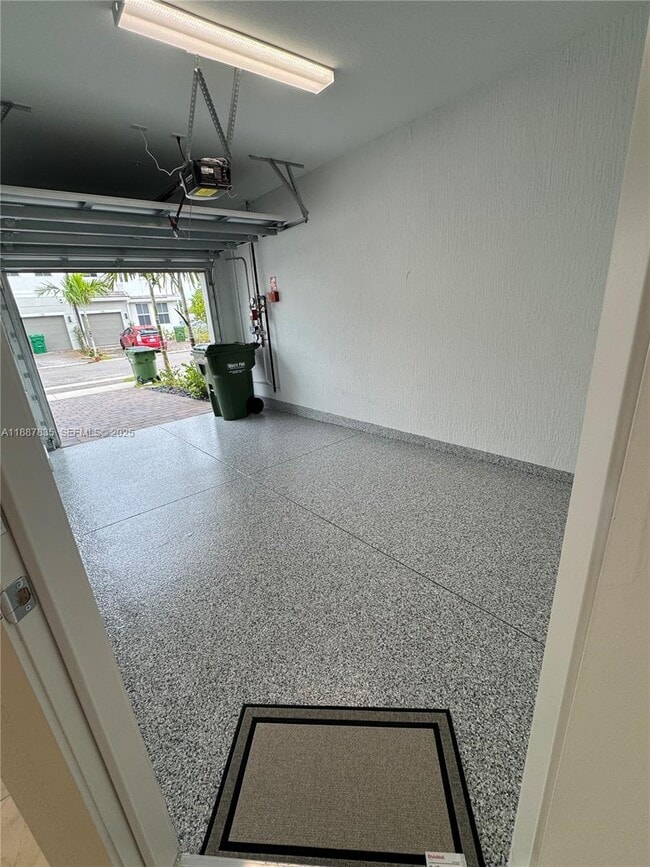 Building Photo - 141 SW 171st Ave