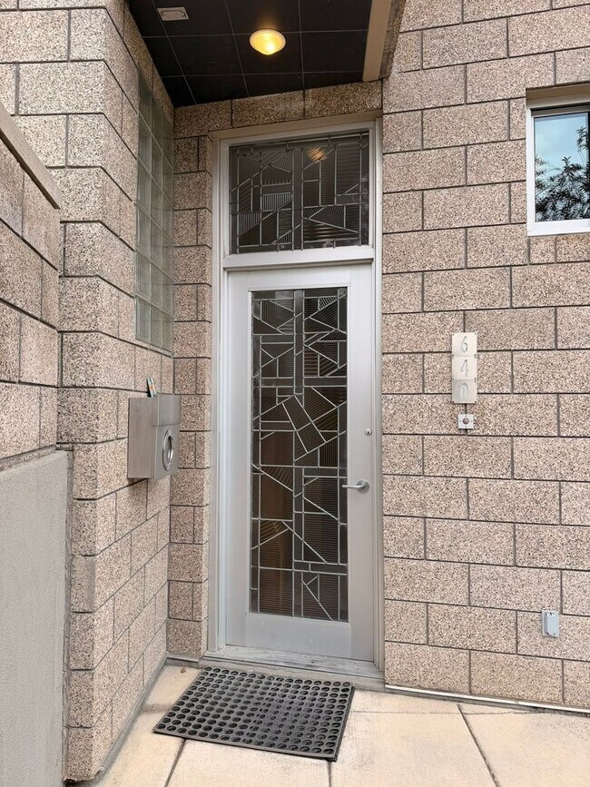 Building Photo - 640 K St