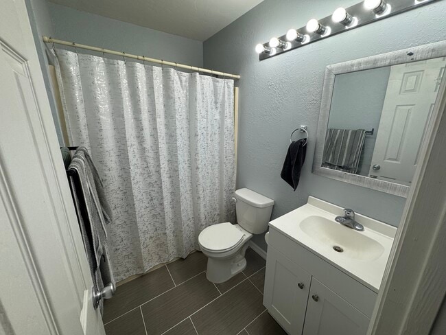 Building Photo - 4642 SW 45th Ln