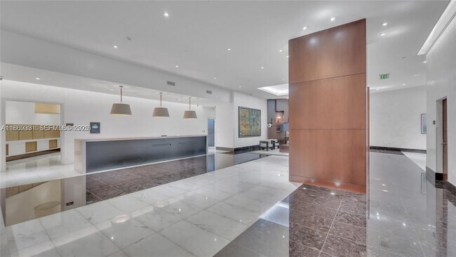 Building Photo - 200 Biscayne Blvd Way