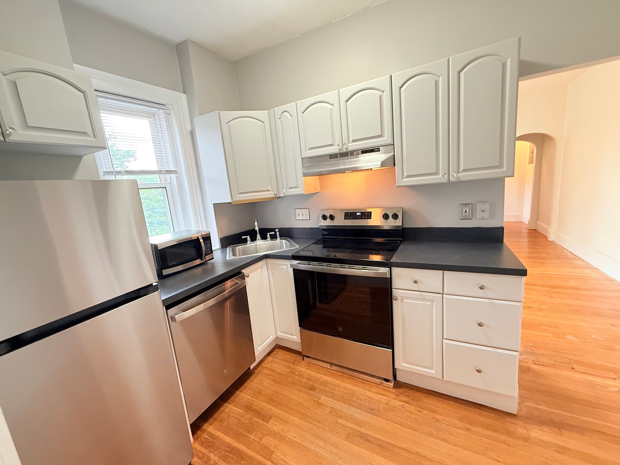 Building Photo - 369 Tappan St