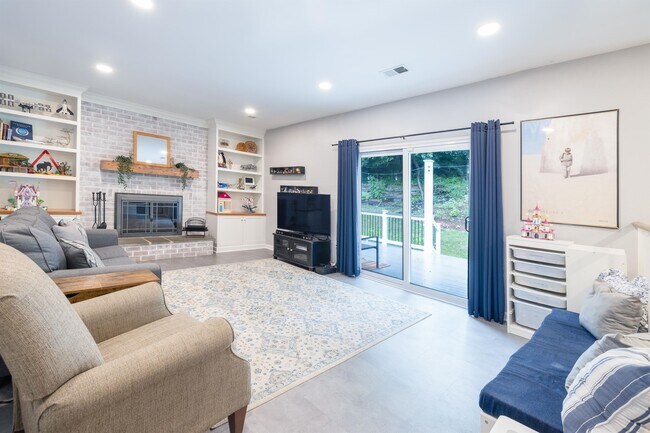 Building Photo - 9843 Campbell Dr