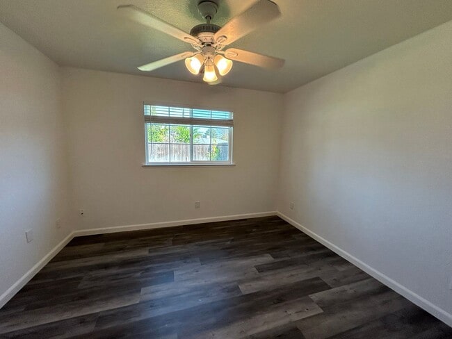 Building Photo - 3086 Beverly Ct