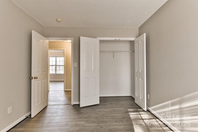 Building Photo - 9522 Bird Watch Ln