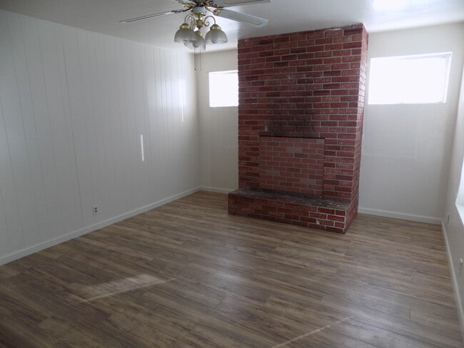 Building Photo - 4501 Thompson Ave