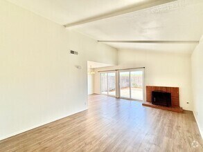Building Photo - Oxnard | Welcome to the Pearl of Oxnard Du...
