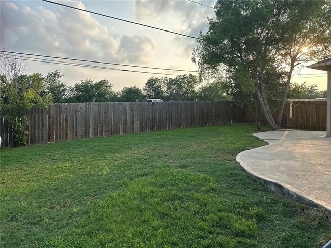 Building Photo - 245 Verano Dr