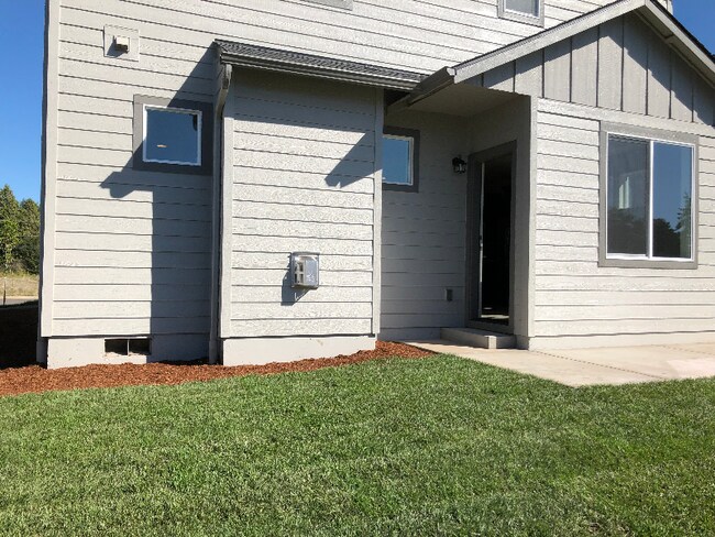 Building Photo - 2246 Streamside Wy