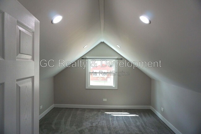 Building Photo - 4501 S Leamington Ave