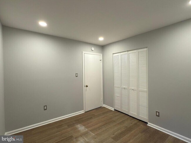 Building Photo - 3945 Wilcoxson Dr