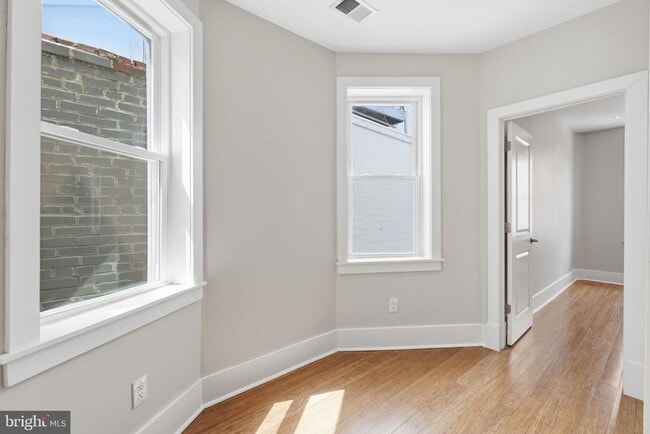 Building Photo - 2128 1st St NW