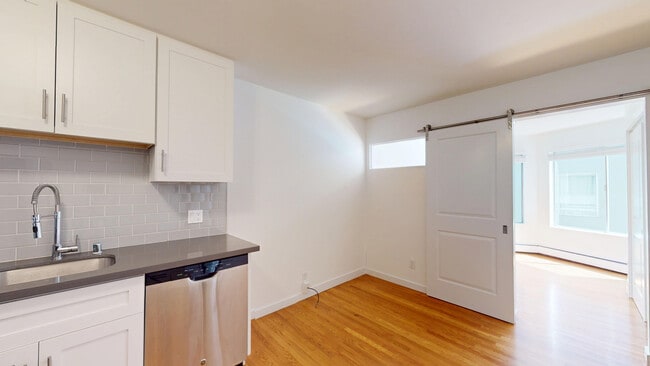 Building Photo - 759 Green St