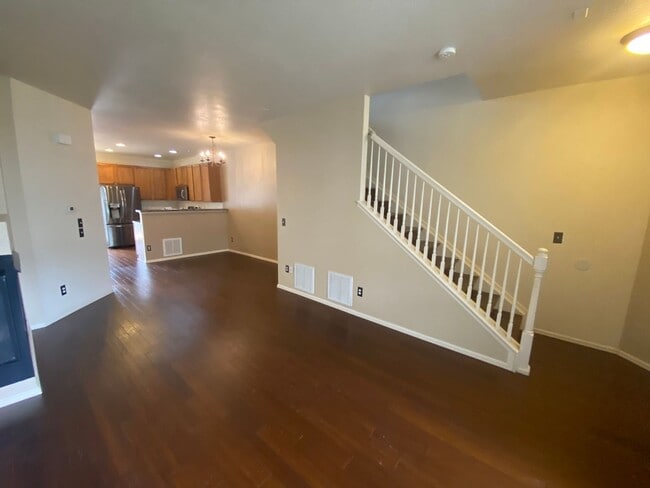 Building Photo - Beautiful 2 Bedroom 2 1/2 Bath Townhome in...