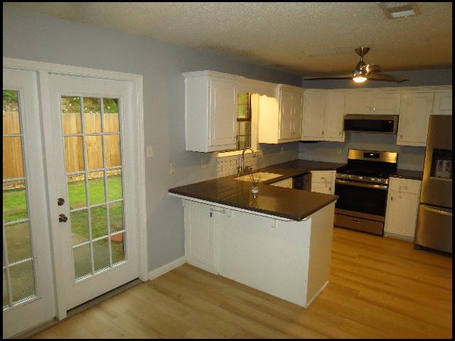 Building Photo - 3704 Lakewood Valley Dr