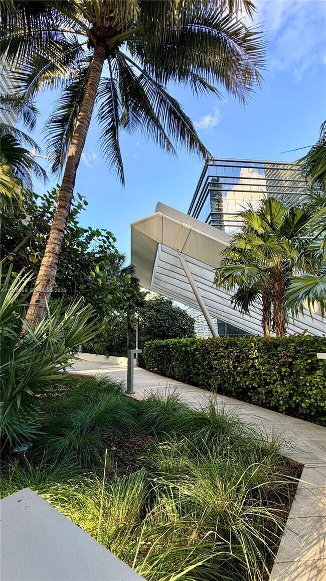 Building Photo - 88 SW 7th St