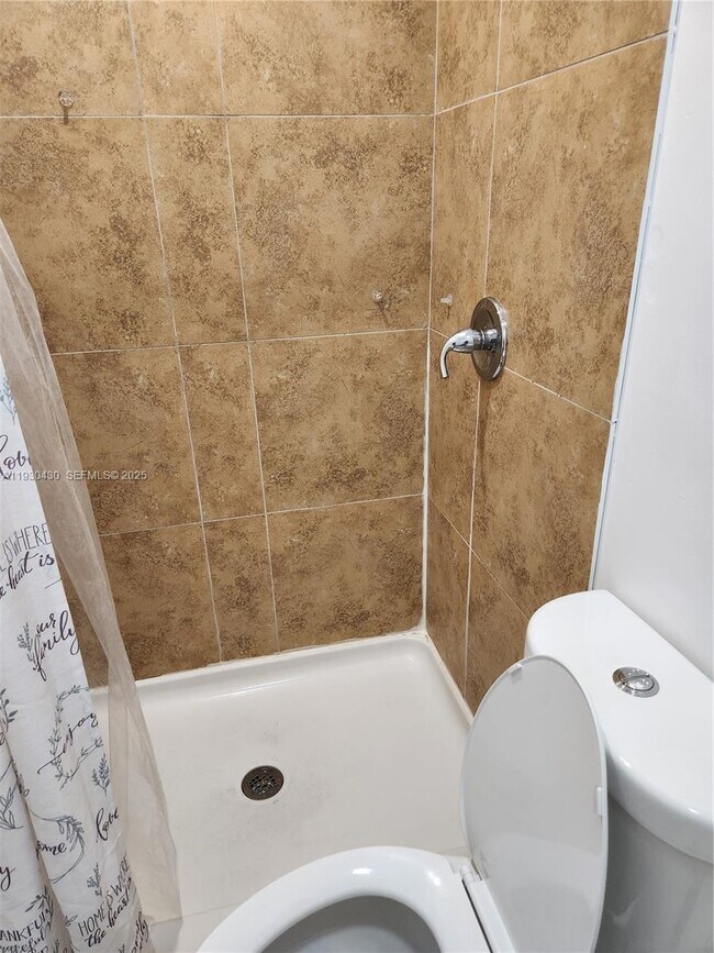 Building Photo - 22020 SW 100th Pl