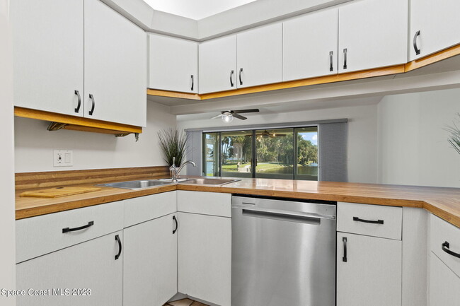 Building Photo - 271 Forecast Ln