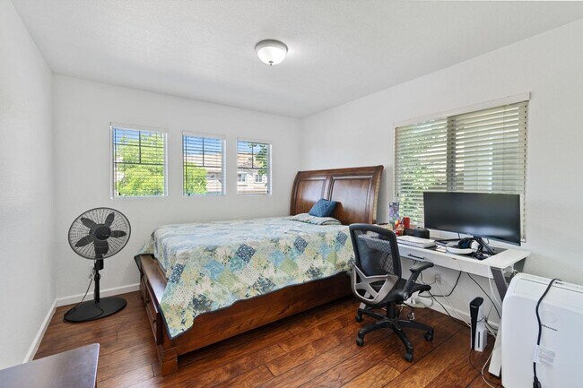 Building Photo - Beautiful Four Bedroom in Folsom