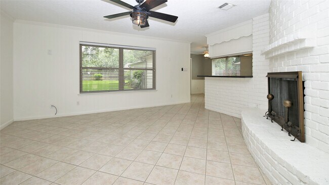 Building Photo - 2315 Eaglerock Dr