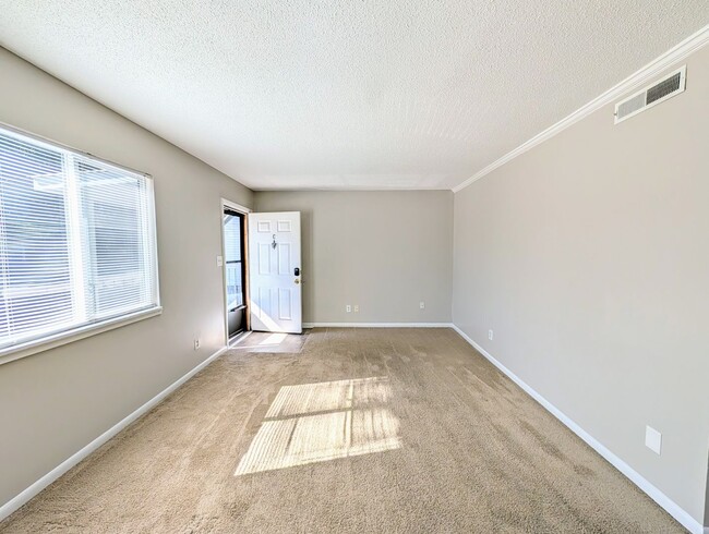 Building Photo - 315 Edward St