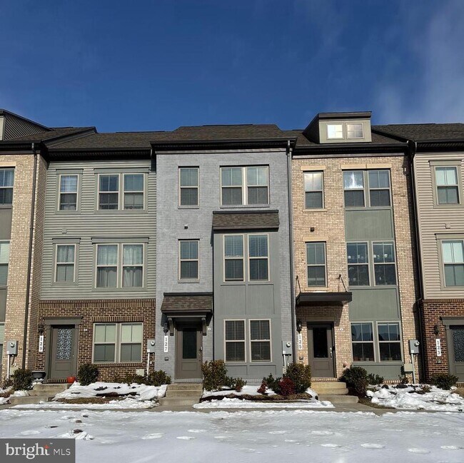 Building Photo - 127 Capital Ct