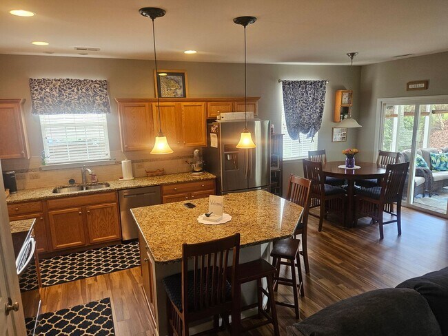 Building Photo - Fabulous 3br 2ba in Fuquay! Available July 31, 2026!