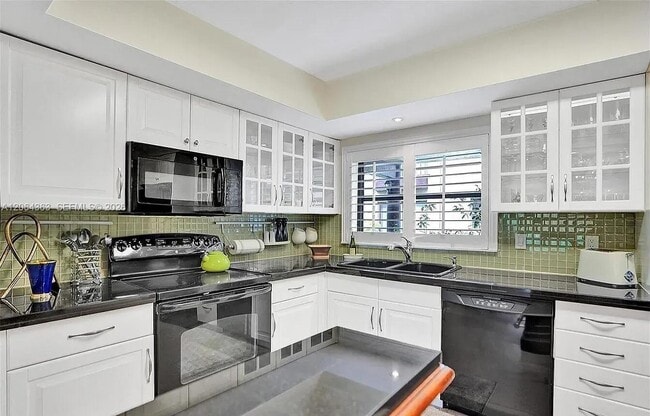 Building Photo - 6060 S Falls Cir Dr